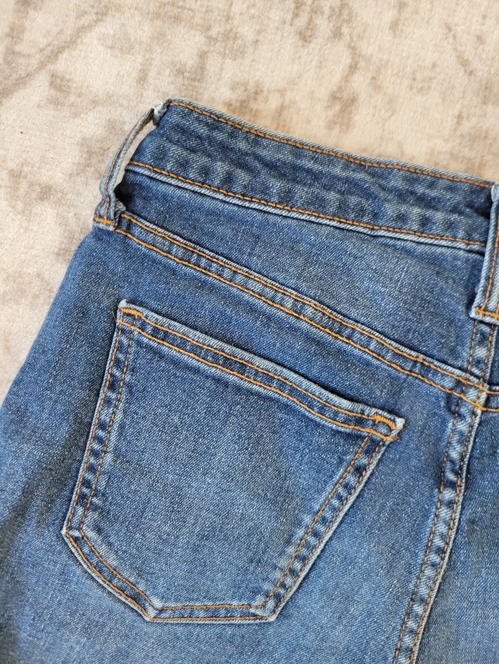 Universal Thread‎ Women’s 24 Denim Shorts Medium Wash Rolled Hem Non Distressed